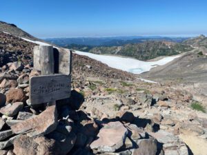 pct s 7 goat rocks sign